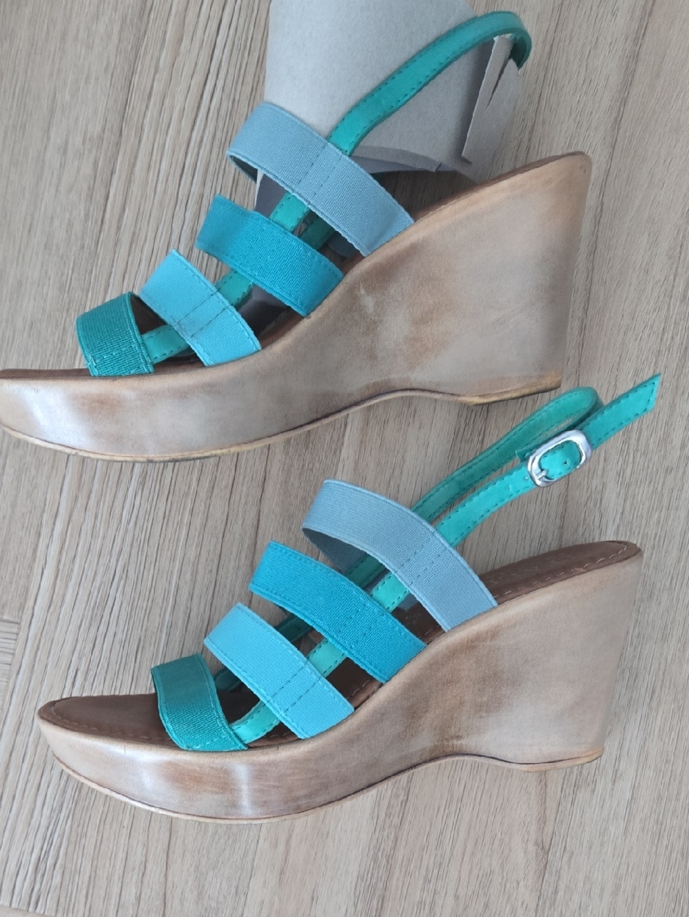 ITALIAN SHOE MAKERS Women’s Strappy Teal Multi-Tone Sandals 7.5 - Picture 3 of 5